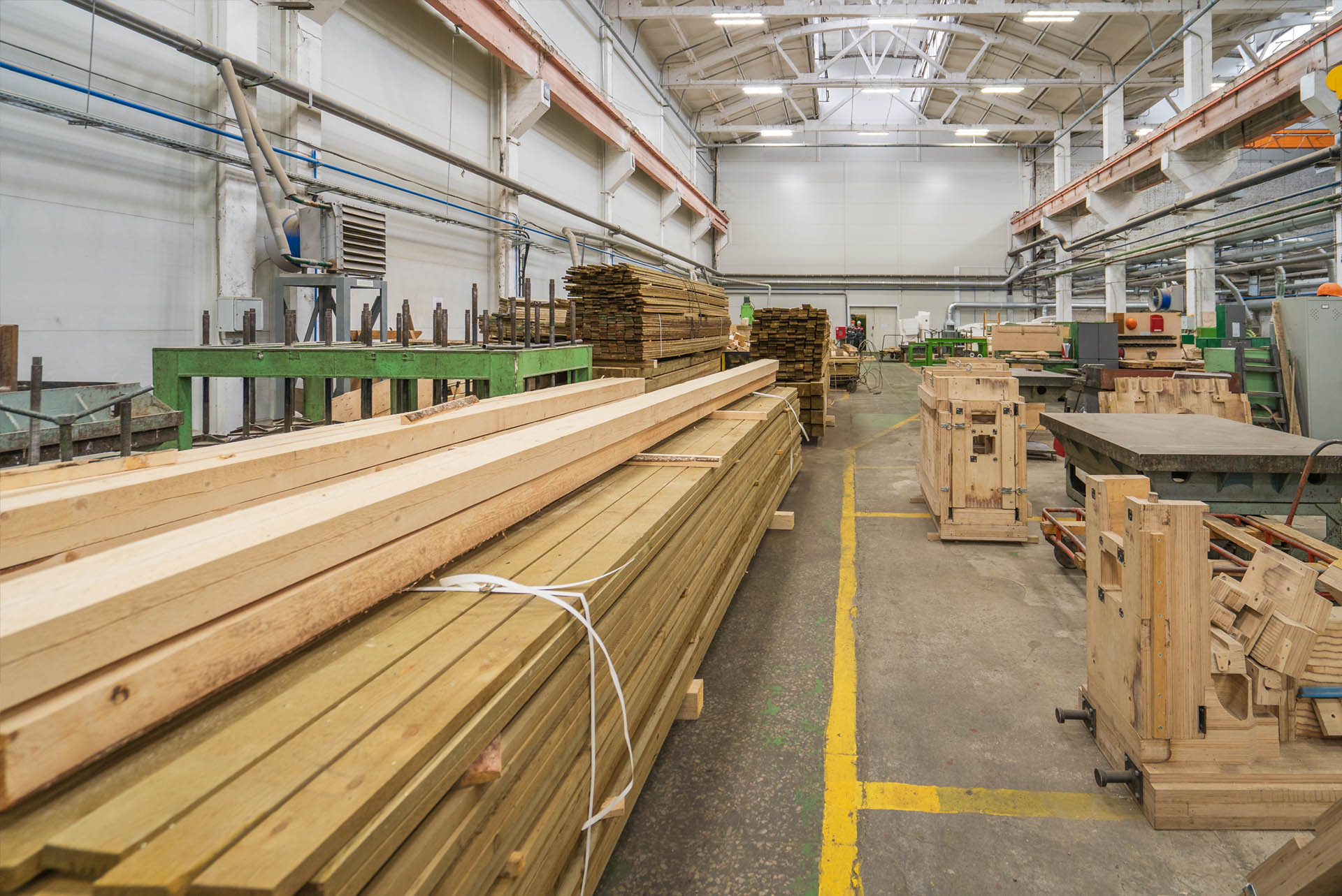 oversized-and-specialist-timber-cut-to-size-palletised-in-yard