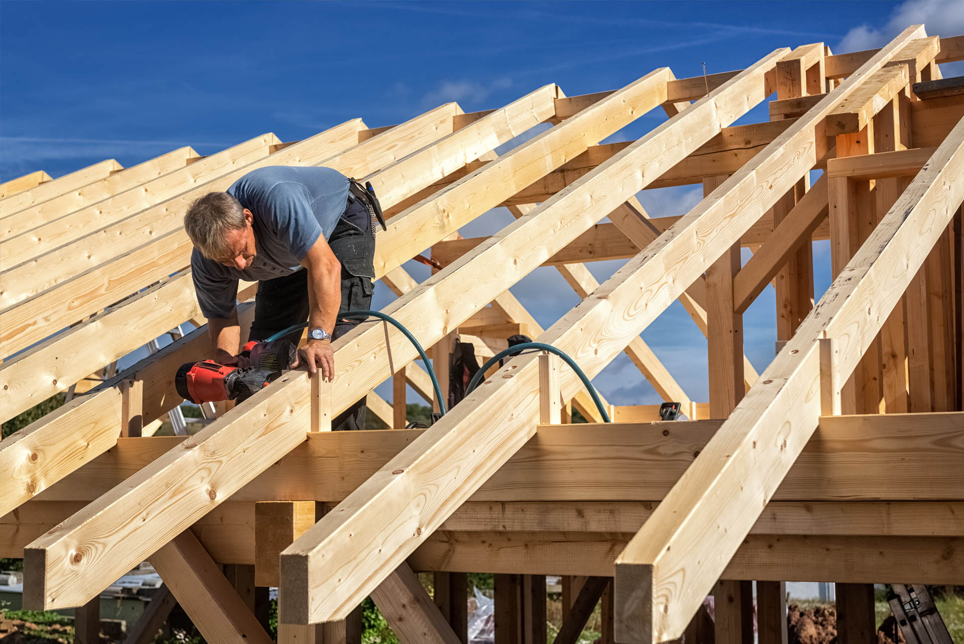 oversized-and-specialist-timber-cut-to-size-roof-installation